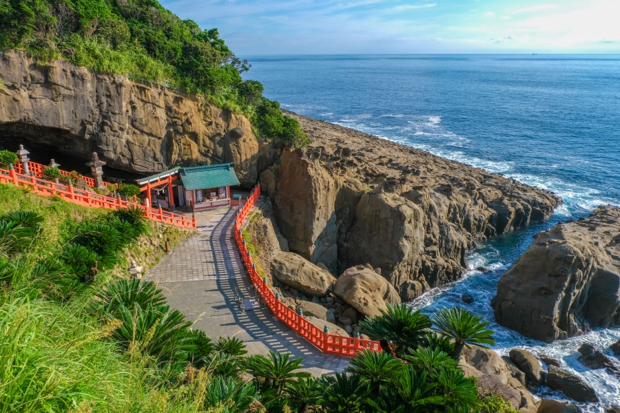 神秘的な「鵜戸神宮」